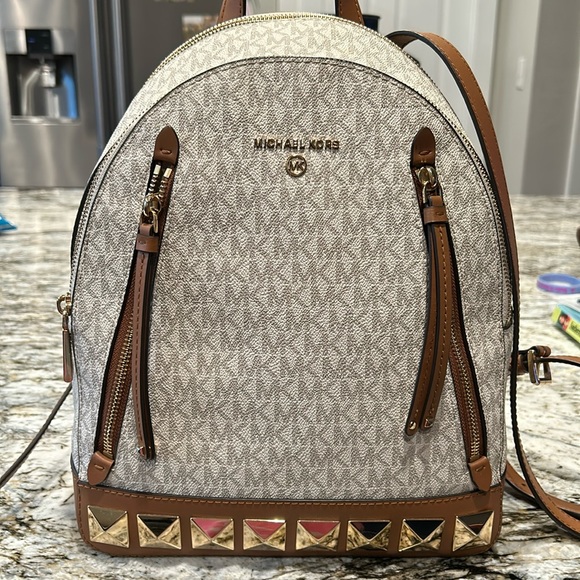 Michael Kors backpack - Picture 2 of 4